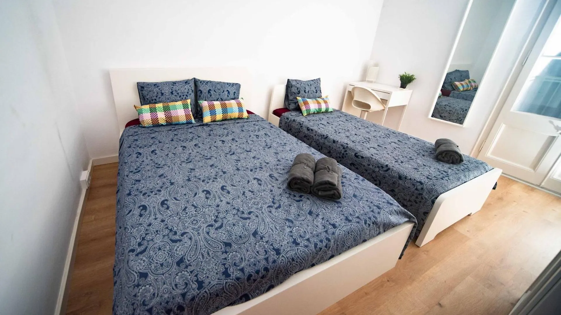 Barcelona Rooms - Eixample Hostel