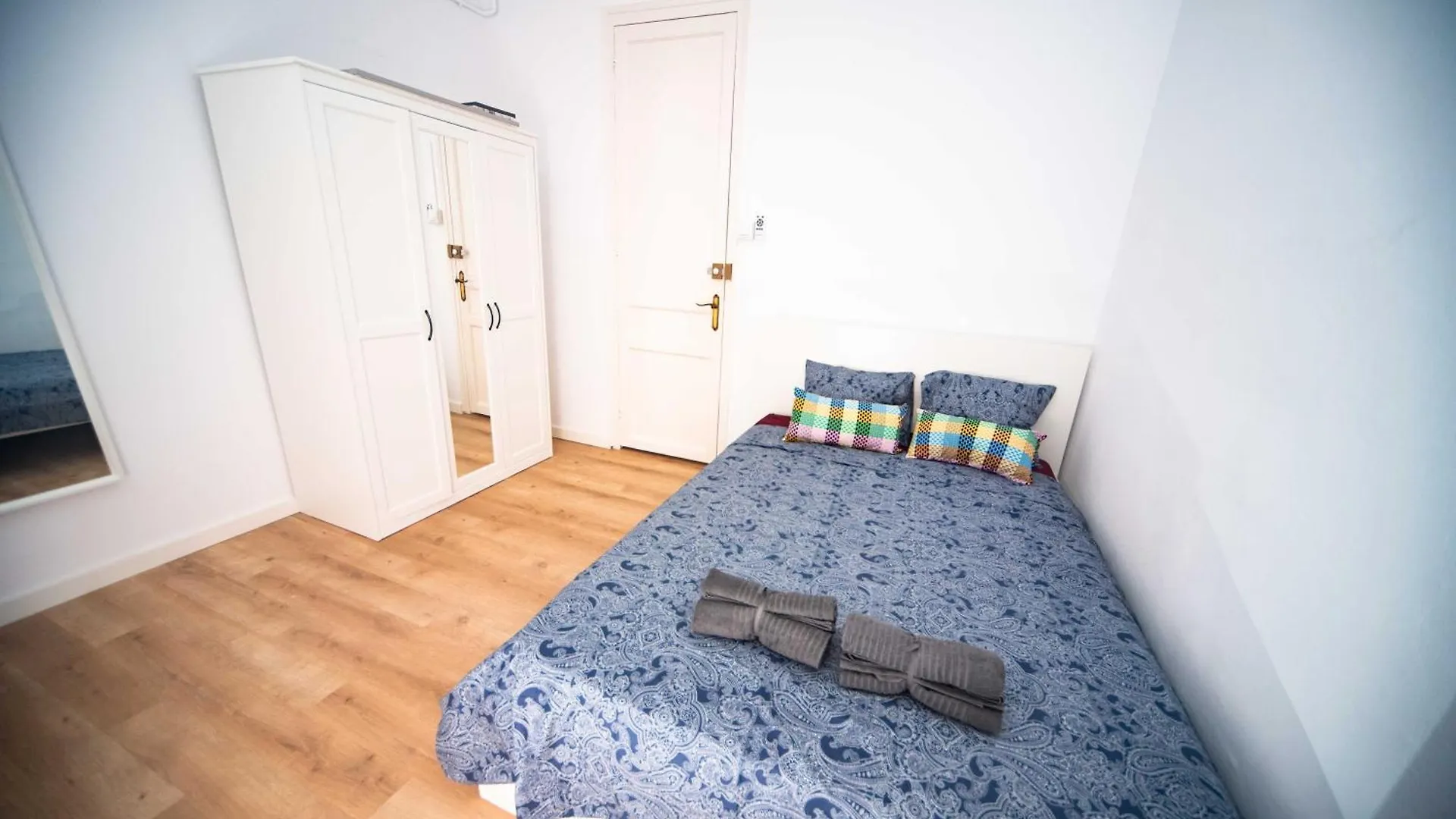 Barcelona Rooms - Eixample 0*,